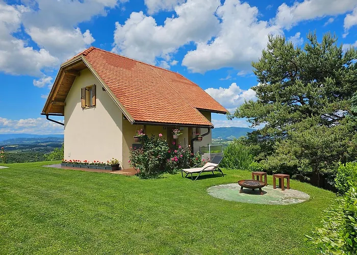 House Panorama بوتْشيترتيك